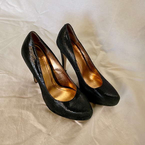 BCBG faux snakeskin heels - Picture 2 of 5
